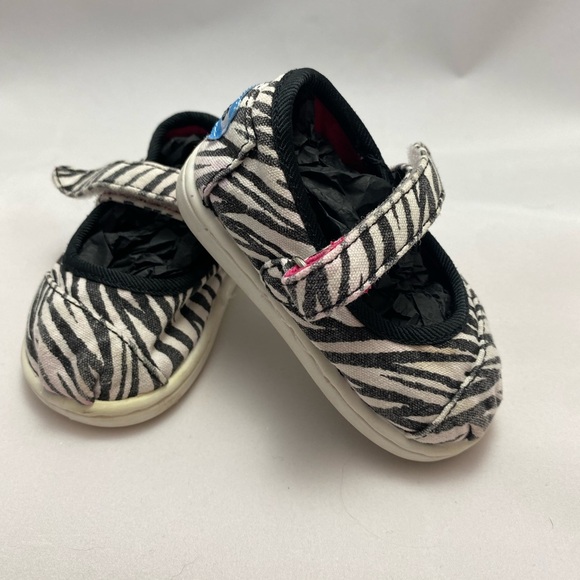 Baby Zebra Toms Size T4 - Picture 1 of 6